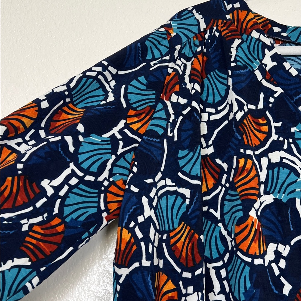 Blue abstract seashell print blouse, size 2X - Picture 4 of 7